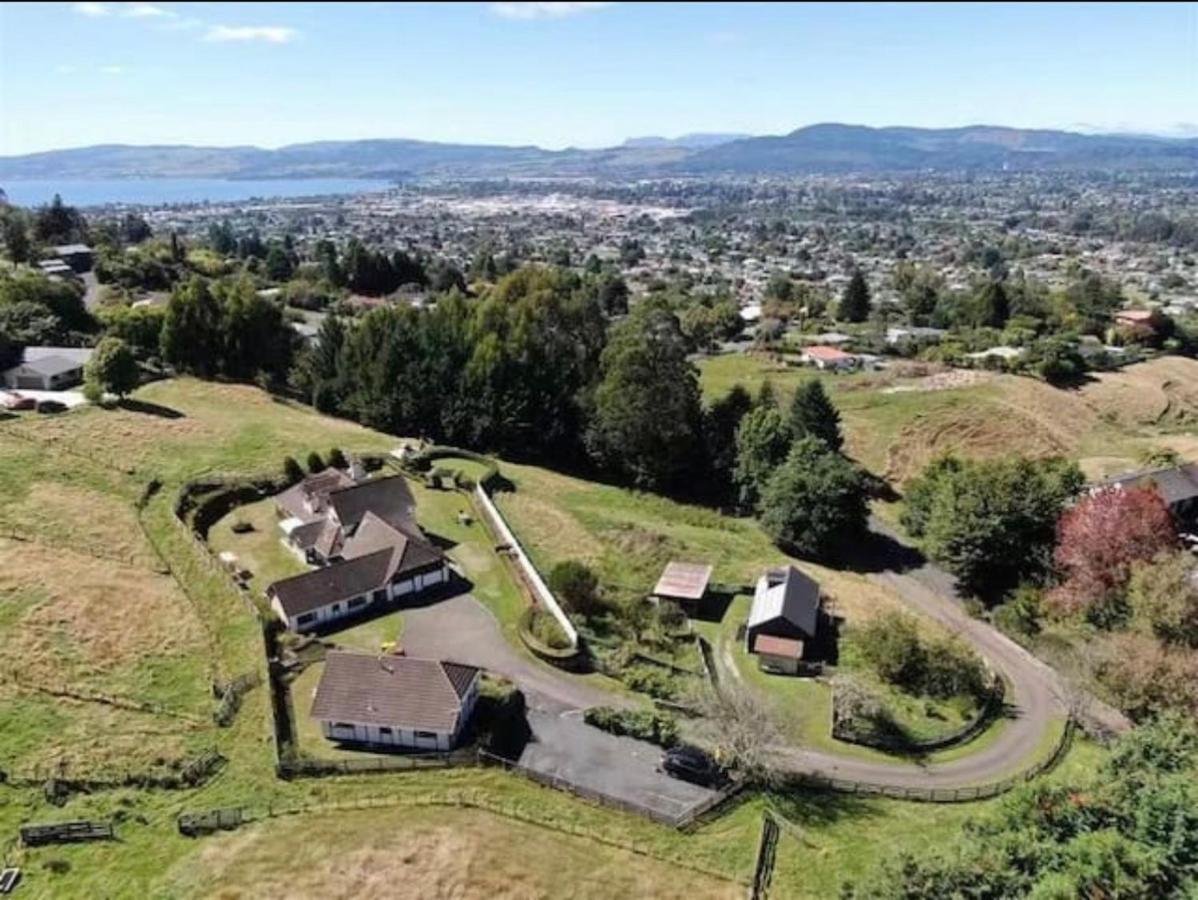 Skyline Mountain View Lodge Up To 16 People Rotorua Exterior photo